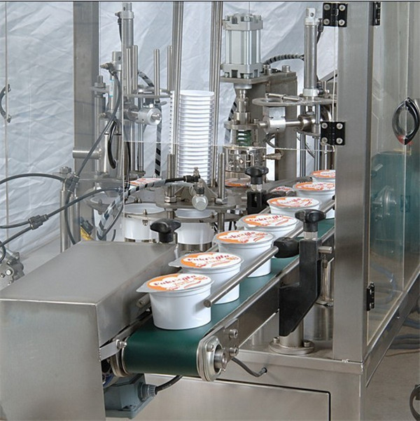 Automatisk iskremfyllingsmaskin