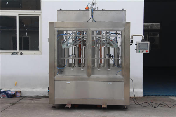 Automatisk fyllmaskin med syltetøyflaske